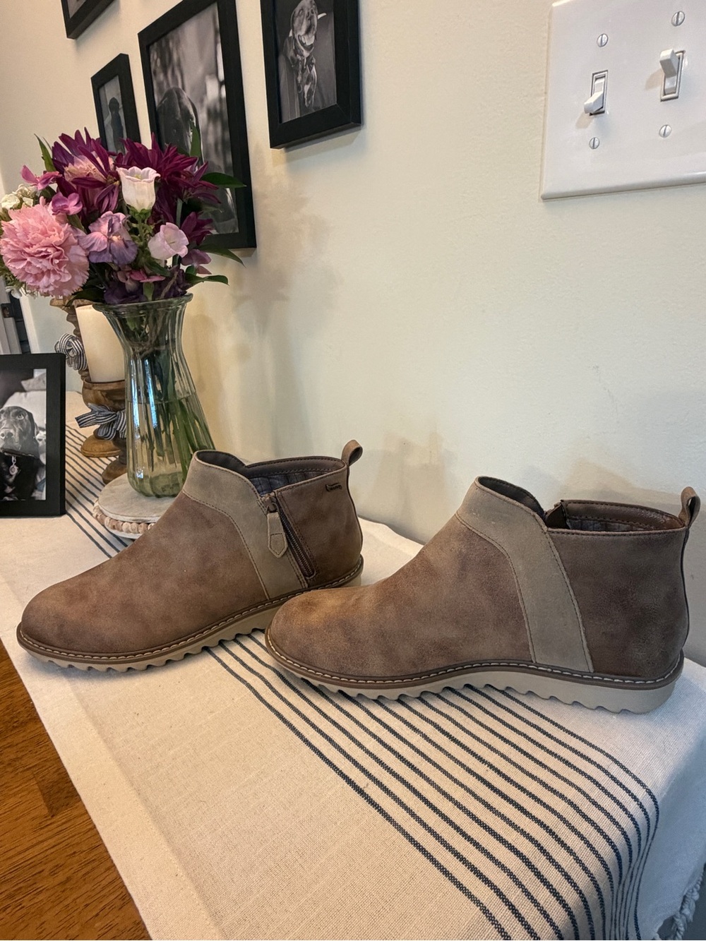 Skechers Arch Fit Women’s 11 Taupe Ankle Boots Air Cooled Memory Foam - Picture 5 of 7
